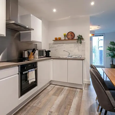 Superb 2 Bed Flat 5Min To Old Trafford Stadium Manchester Exterior photo